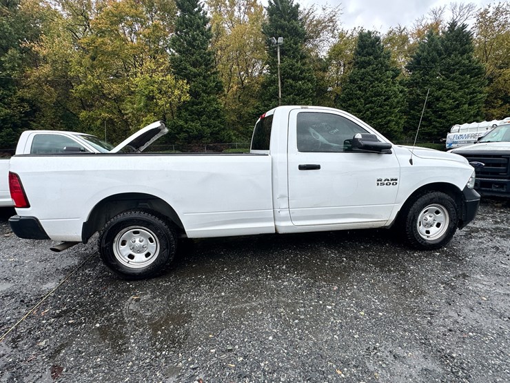 2015-dodge-ram-1500-image-6