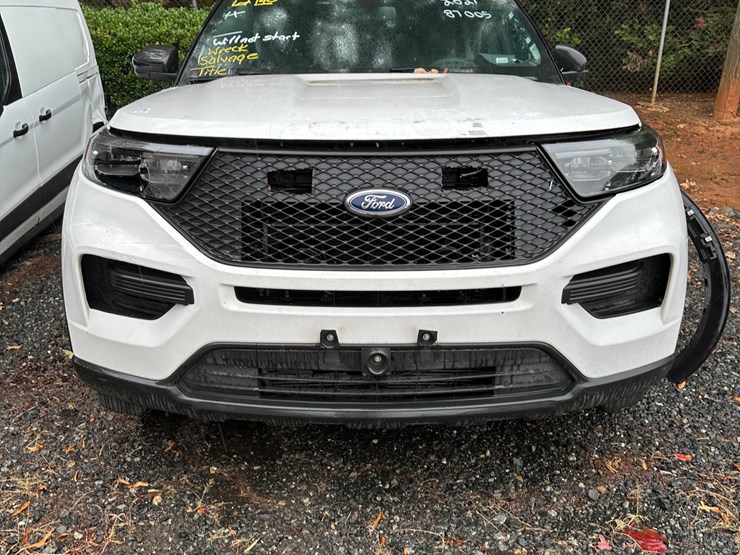 2021-ford-explorer-image-4