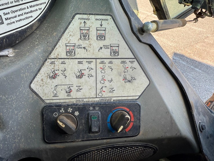 2015-bobcat-s650-image-13