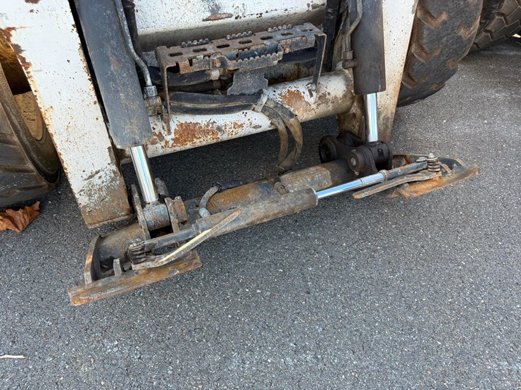 2015-bobcat-s650-image-7