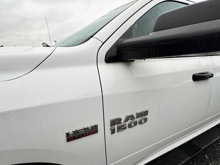 2015-dodge-ram-1500-image-30