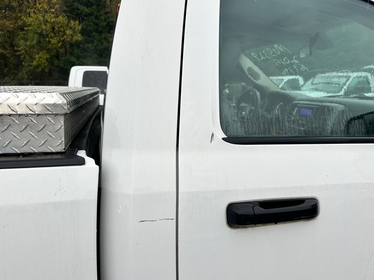 2015-dodge-ram-1500-image-16