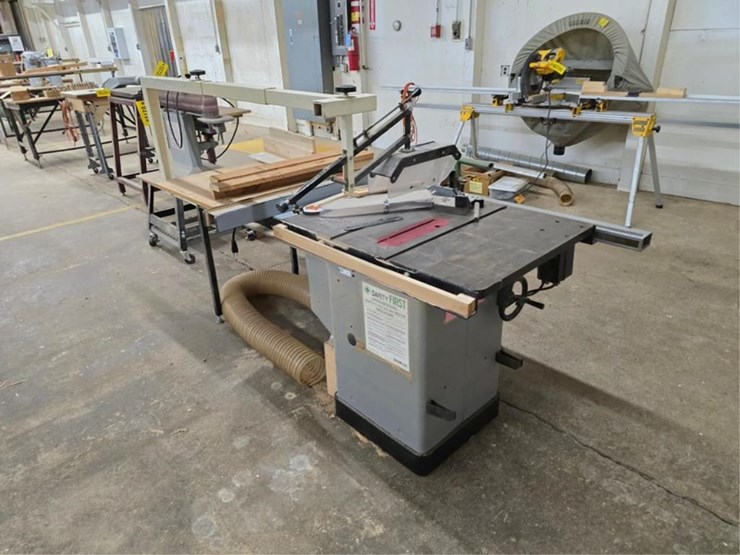 #2728-•-delta-unisaw-table-saw-image-4