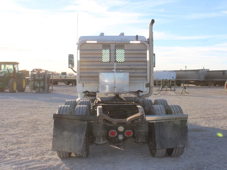 2016-freightliner-cascadia-125-image-7