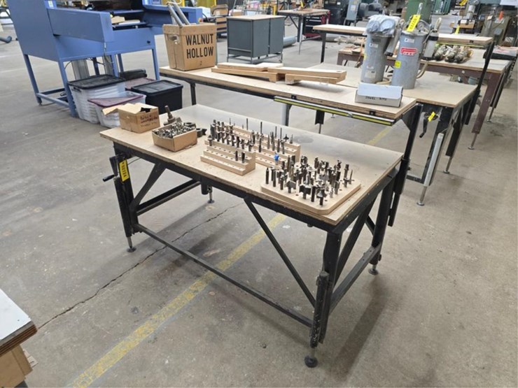 #2724-•-5'-x-32"-work-bench-w/-router-bits-image-1