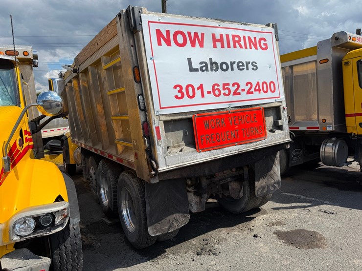 2018-peterbilt-567-image-4