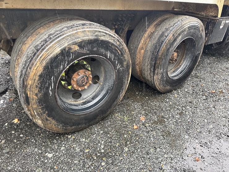 2015-autocar-acx64-image-30