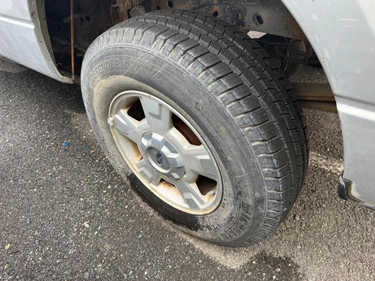 2012-ford-f150-xlt-image-15