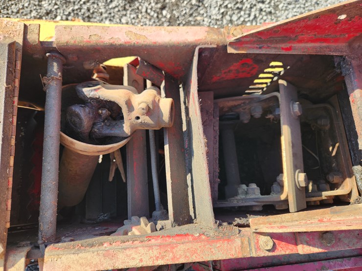 new-holland-707-image-6