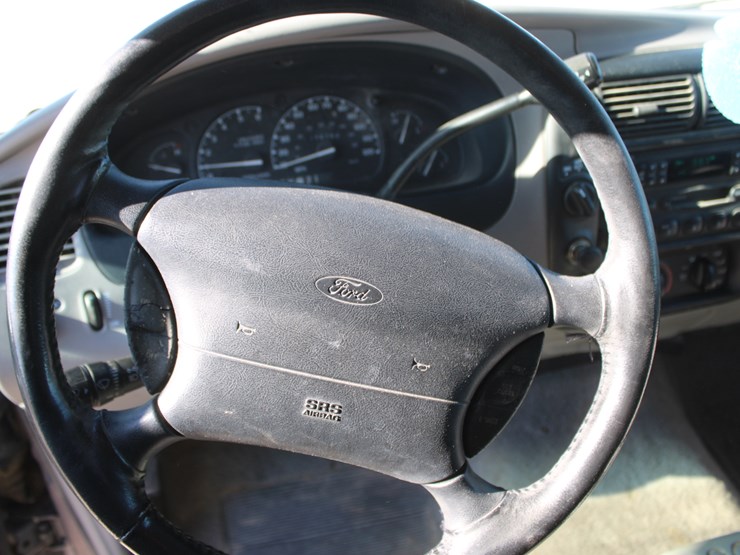 1996-ford-explorer-xlt-image-28