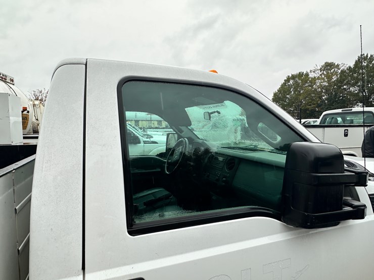 2015-ford-f350-xl-image-13