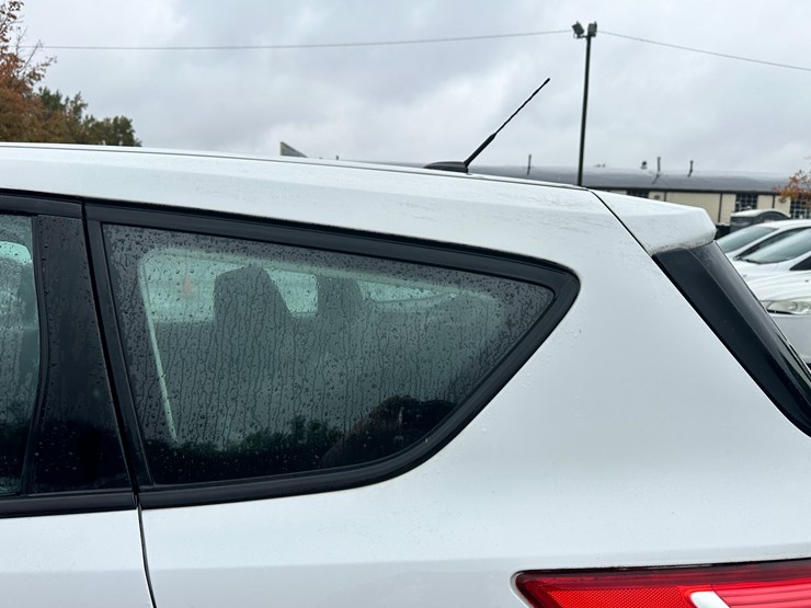 2016-ford-escape-image-50