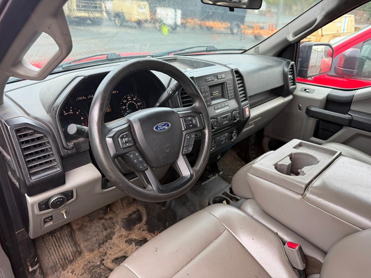 2017-ford-f150-xl-image-10