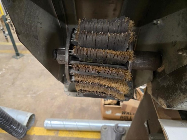 #2734-•-g&p-machinery-epn-flap-sander-image-11