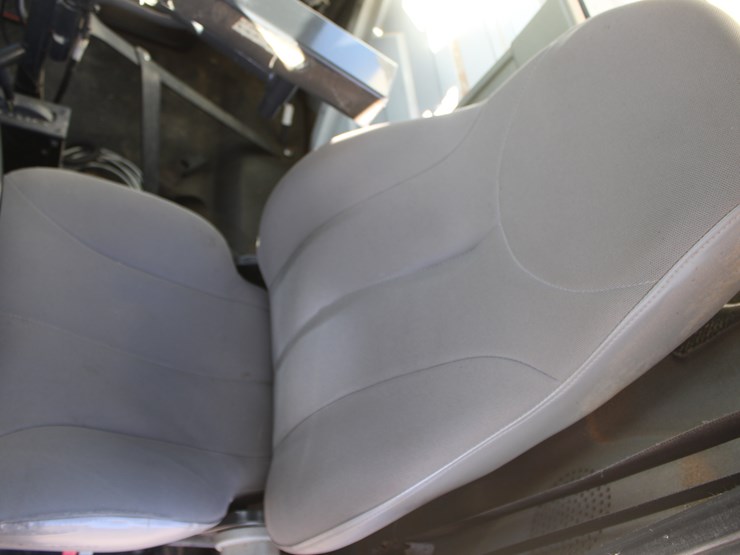 2004-international-durastar-4300-image-34