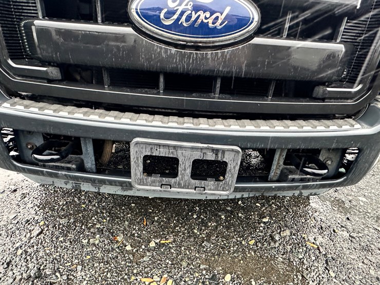 2012-ford-f250-xl-image-38