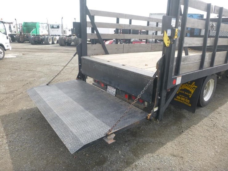 2018-isuzu-nrr-image-9