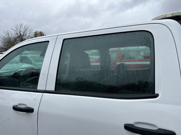 2018-chevrolet-k1500-image-30