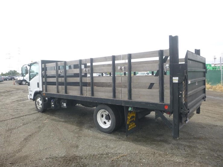 2018-isuzu-nrr-image-4