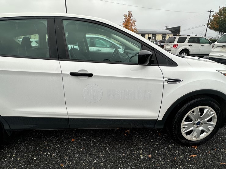 2015-ford-escape-image-13