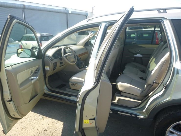 2005-volvo-xc90-image-6