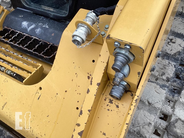 2021-caterpillar-299d3-image-11