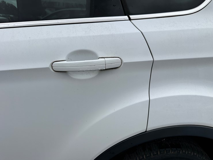 2014-ford-escape-image-48