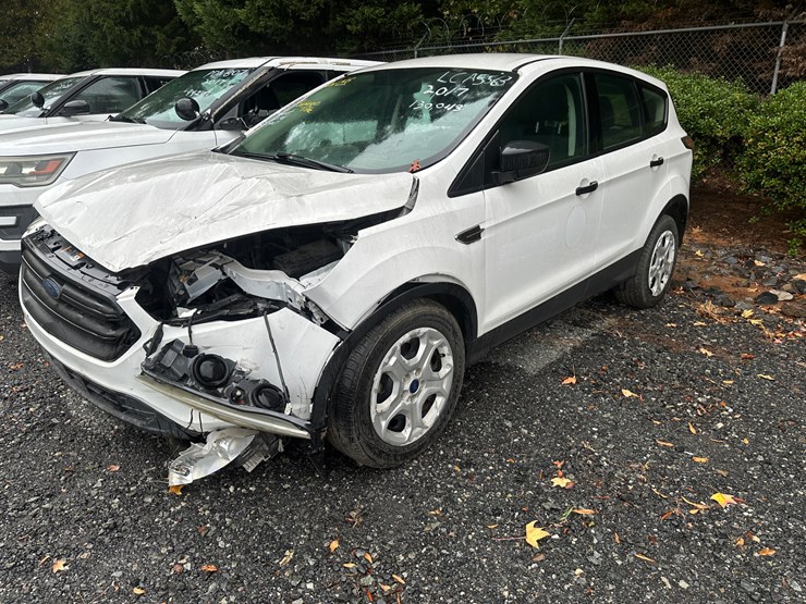 2017-ford-escape-image-1