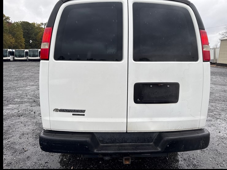 2014-utility-van-image-19