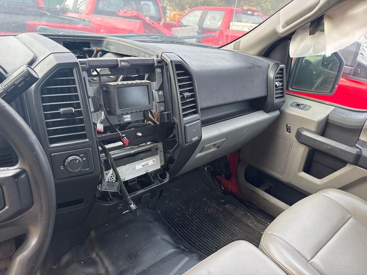 2017-ford-f150-xl-image-16