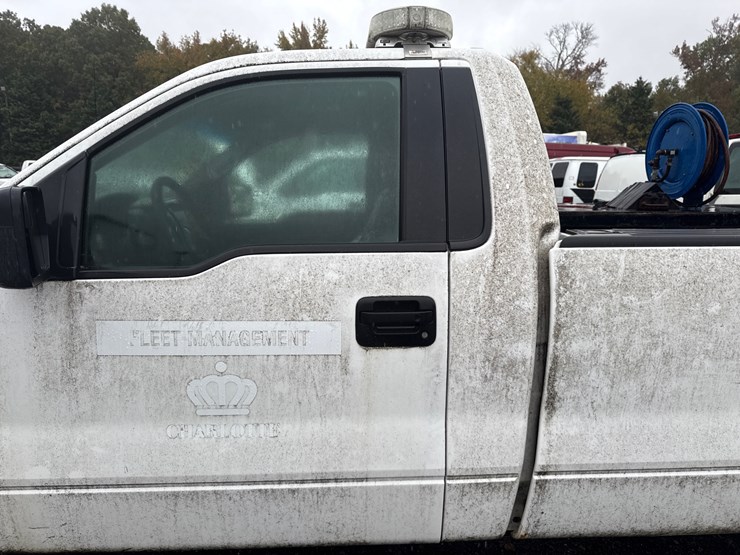 2011-ford-f150-xl-image-11