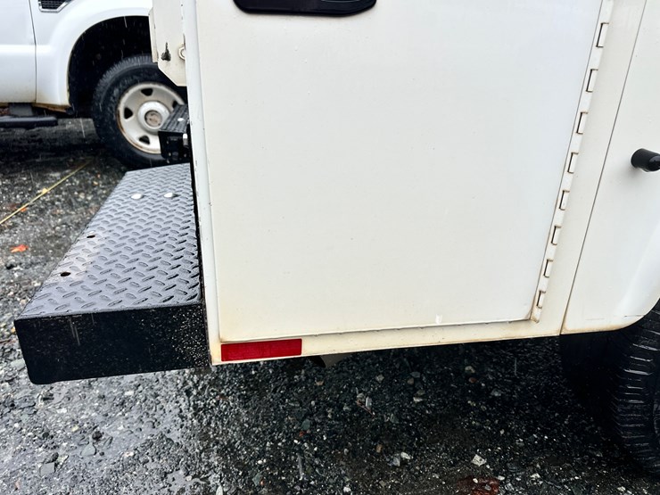 2016-ford-f250-xl-image-9