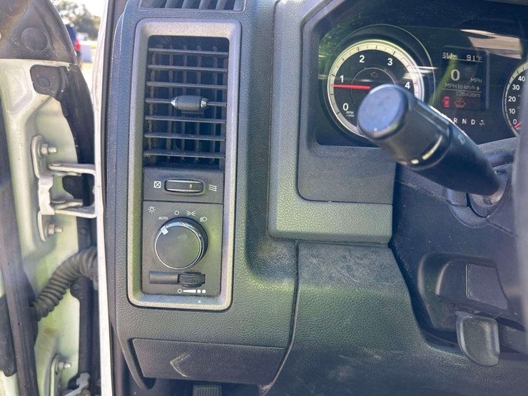 2016-dodge-ram-5500-4x4-crew-cab-stellar-4421-4,000lb-2-ton-crane-service-truck-image-14