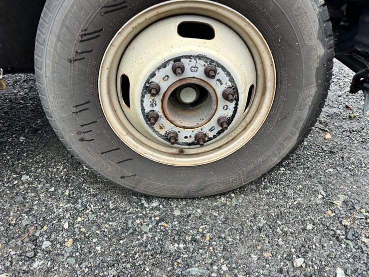 2015-ford-f350-xl-image-29