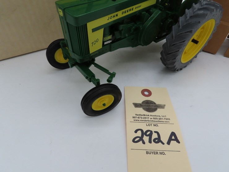 john-deere-720-image-6