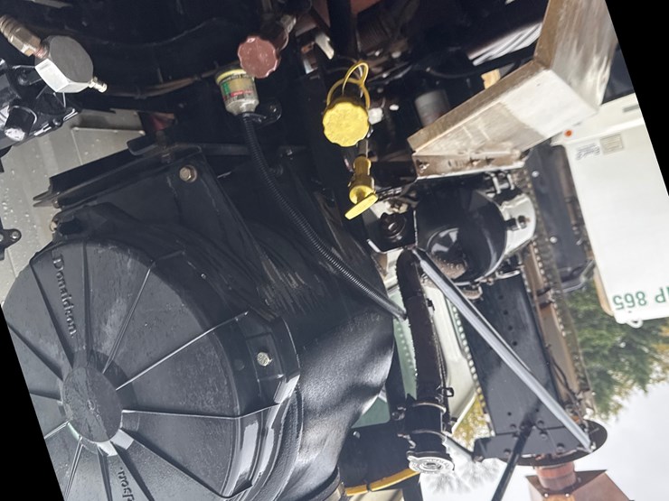 2012-autocar-acx64-image-37