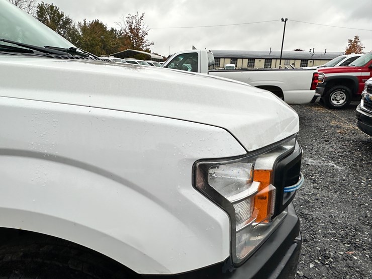 2020-ford-f150-xl-image-32