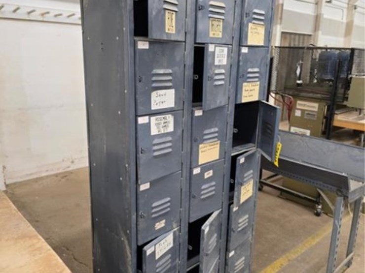 #2714-•-18-hole-locker-image-3