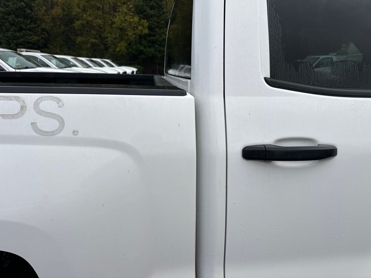 2016-chevrolet-silverado-image-11