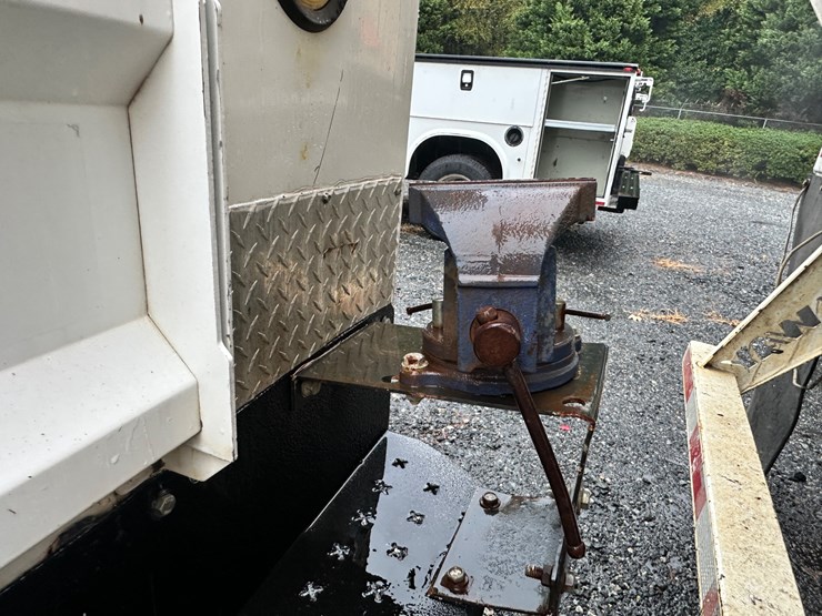 2015-ford-f350-xl-image-60