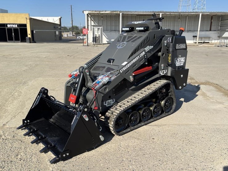 2025-kubota-d1703-image-1