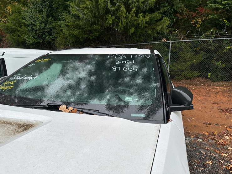 2021-ford-explorer-image-3