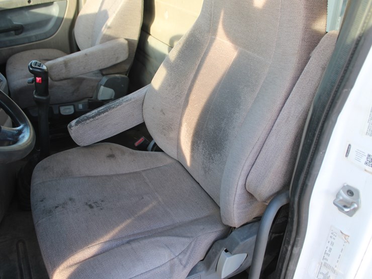 2016-freightliner-cascadia-125-image-60