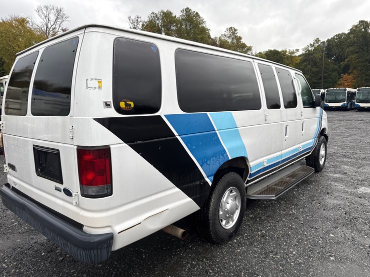 2009-ford-e350-image-10