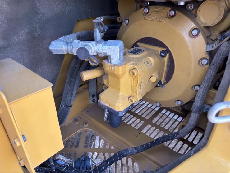 2013-caterpillar-308e2-cr-image-43