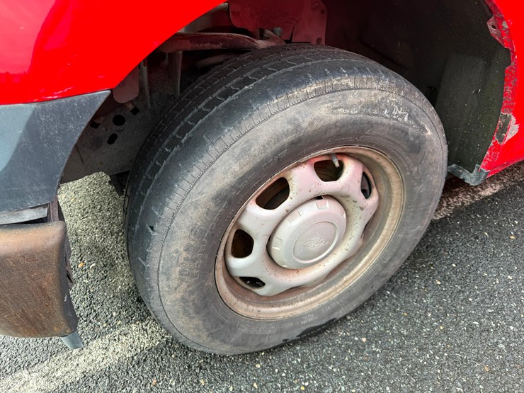 2017-ford-f150-xl-image-14