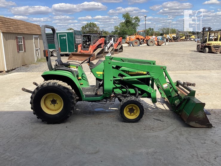 1999-john-deere-4200-image-5