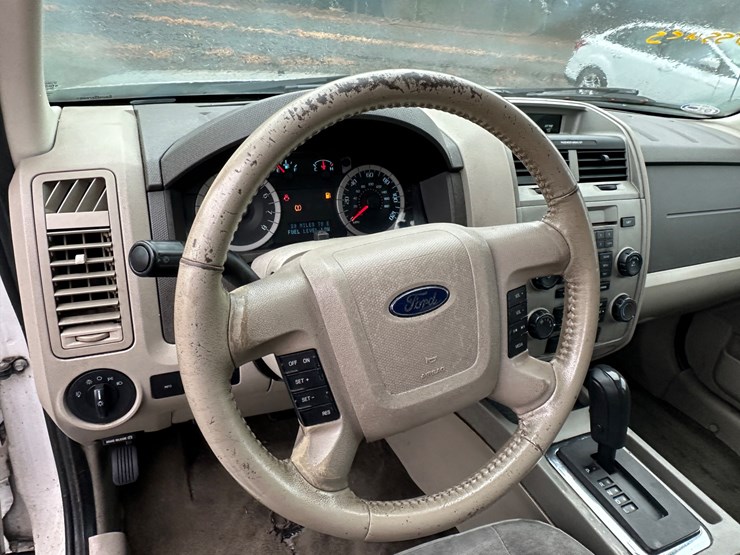 2012-ford-escape-xlt-image-21