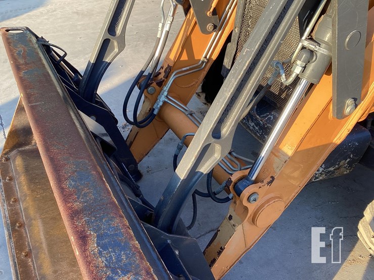 2022-case-580sn-image-11