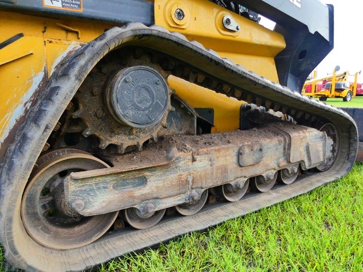 2021-deere-333g-image-5